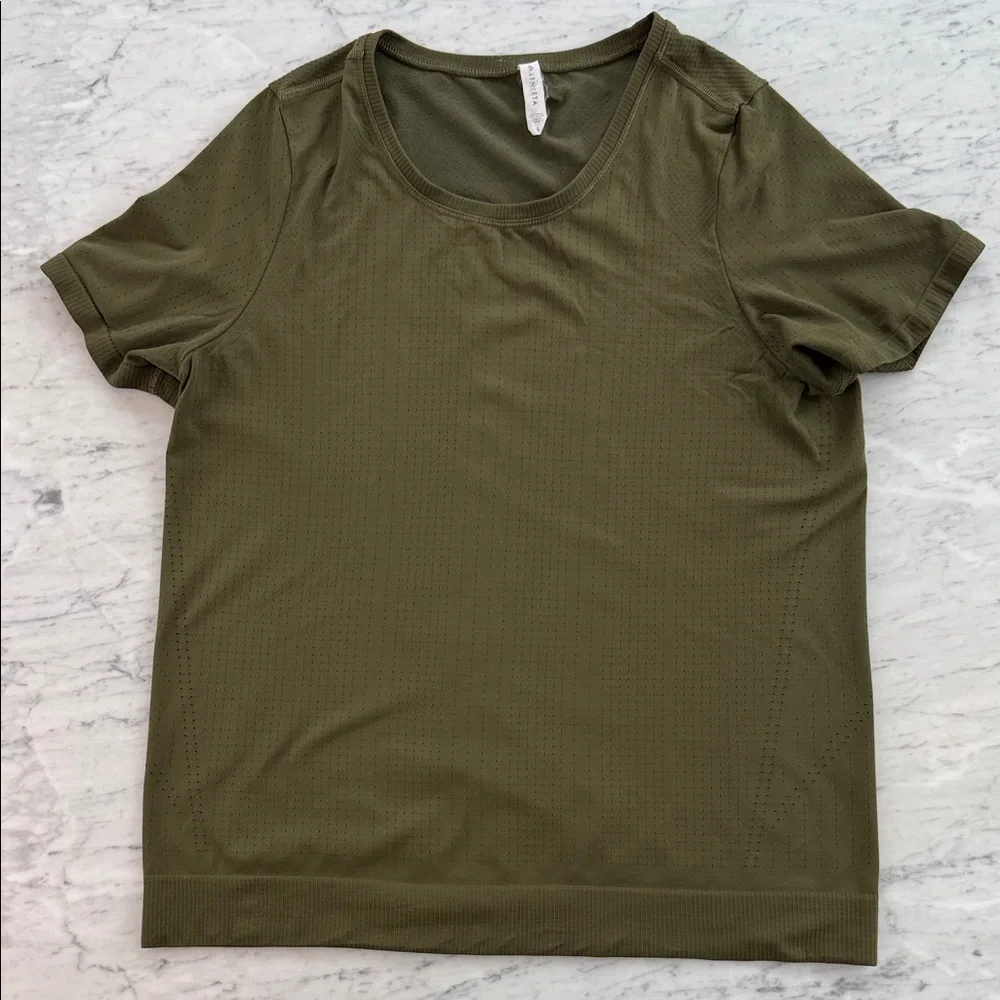Athleta Women’s In Motion Seamless Tee Sz L - Picture 3 of 6